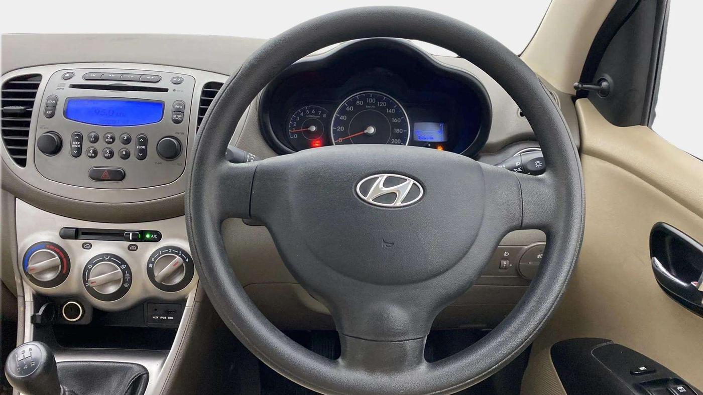 2014 Hyundai i10 SPORTZ 1.1, Petrol, Manual, 35,634 km, Steering Wheel Close Up