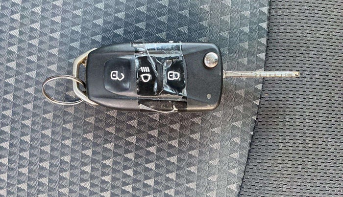 2018 Tata Tiago XZ PETROL, Petrol, Manual, 36,886 km, Key Close Up