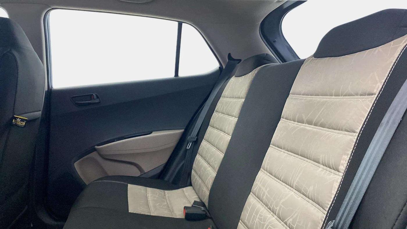 2018 Hyundai Grand i10 MAGNA AT 1.2 KAPPA VTVT, Petrol, Automatic, 40,593 km, Right Side Rear Door Cabin