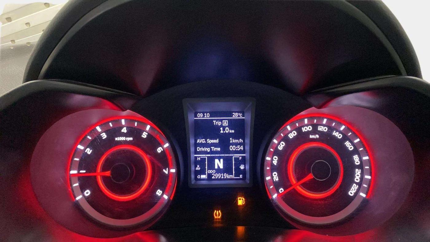 2021 Mahindra XUV300 W8 (O) 1.2 PETROL, Petrol, Manual, 29,918 km, Odometer Image