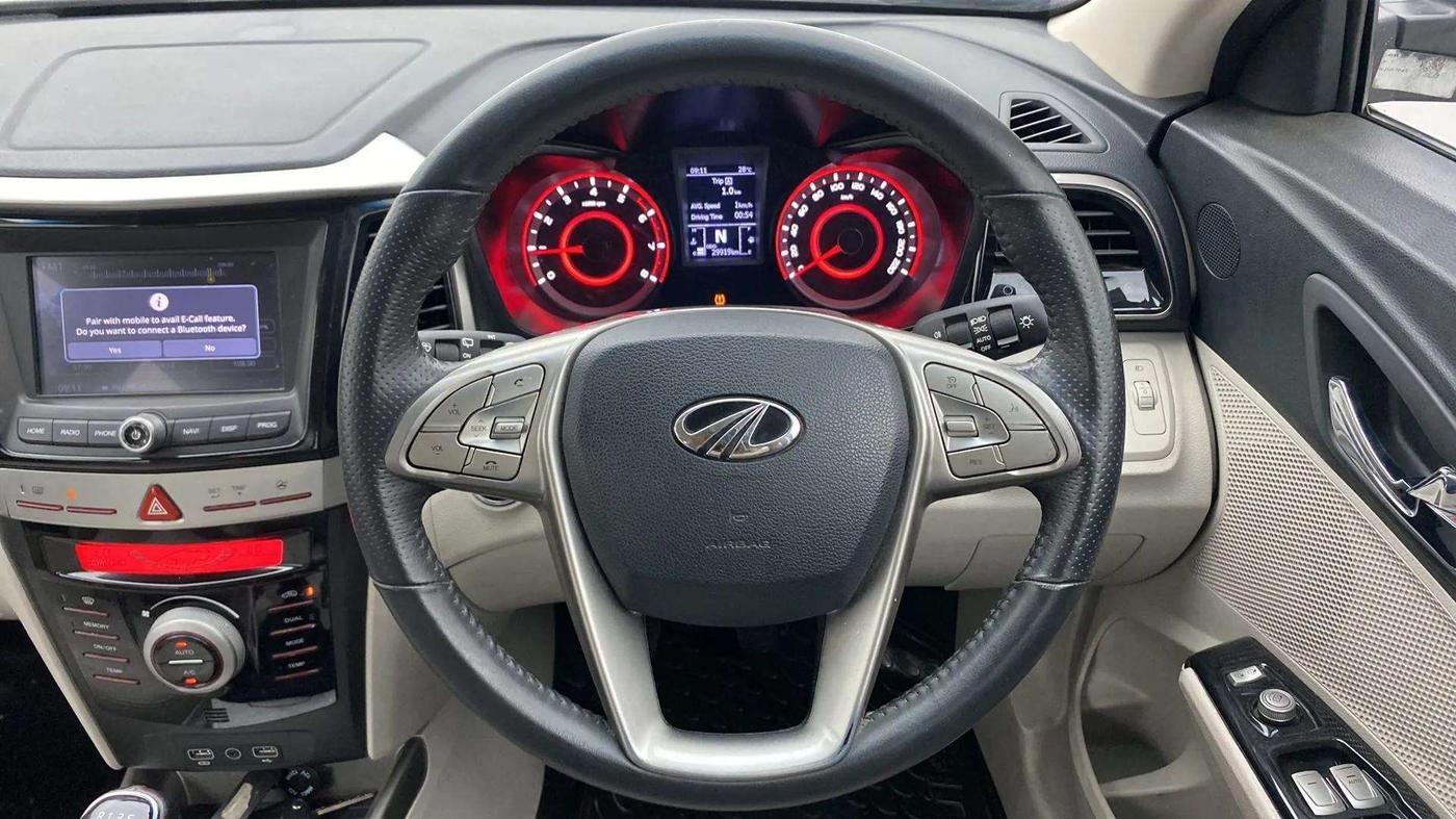 2021 Mahindra XUV300 W8 (O) 1.2 PETROL, Petrol, Manual, 29,918 km, Steering Wheel Close Up