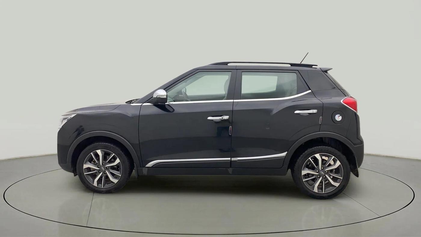 2021 Mahindra XUV300 W8 (O) 1.2 PETROL, Petrol, Manual, 29,918 km, Left Side