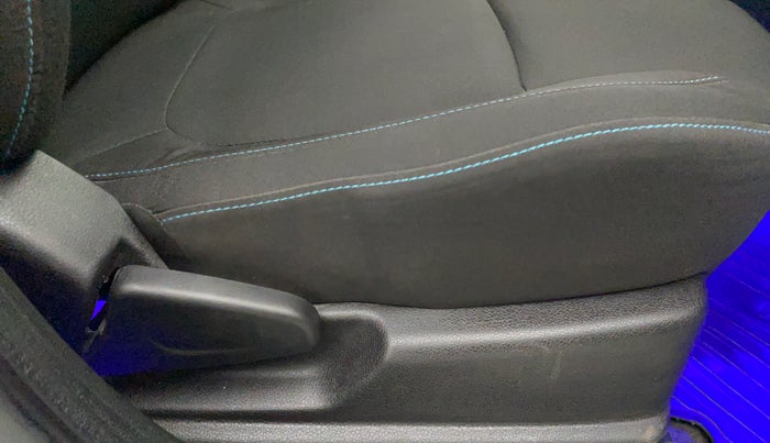 2020 Renault Kwid NEOTECH RXL 1.0 AMT, Petrol, Automatic, 19,481 km, Driver Side Adjustment Panel
