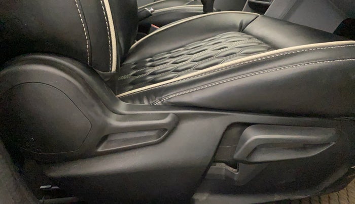 2020 Tata Tiago XZ PLUS PETROL, Petrol, Manual, 41,031 km, Driver Side Adjustment Panel