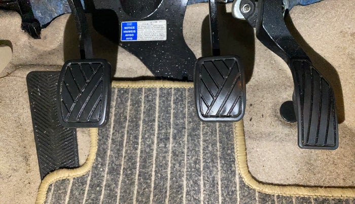 2018 Maruti Ciaz ZETA 1.5 SHVS MT PETROL, Petrol, Manual, 8,361 km, Pedals