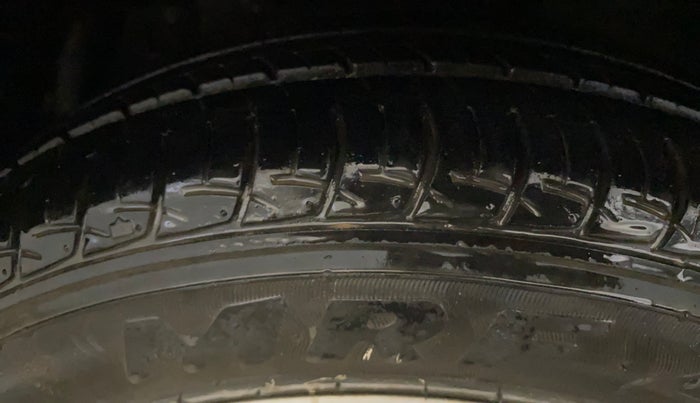 2018 Maruti Ciaz ZETA 1.5 SHVS MT PETROL, Petrol, Manual, 8,361 km, Left Front Tyre Tread