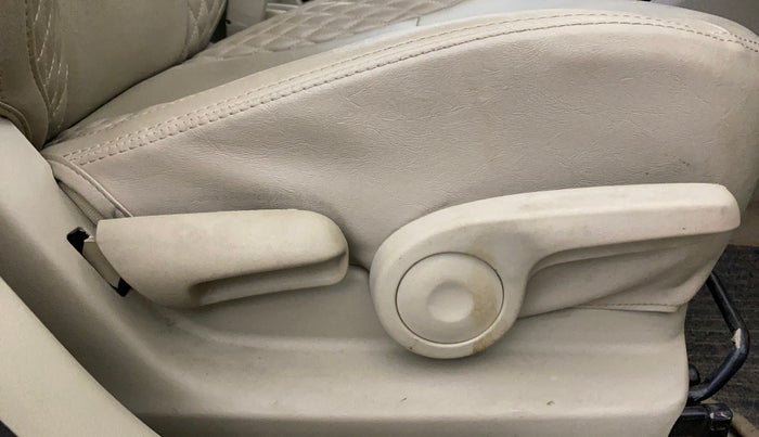 2018 Maruti Ciaz ZETA 1.5 SHVS MT PETROL, Petrol, Manual, 8,361 km, Driver Side Adjustment Panel