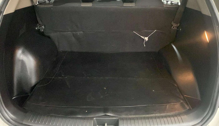 2017 Hyundai Creta E 1.6 PETROL, Petrol, Manual, 61,780 km, Boot Inside