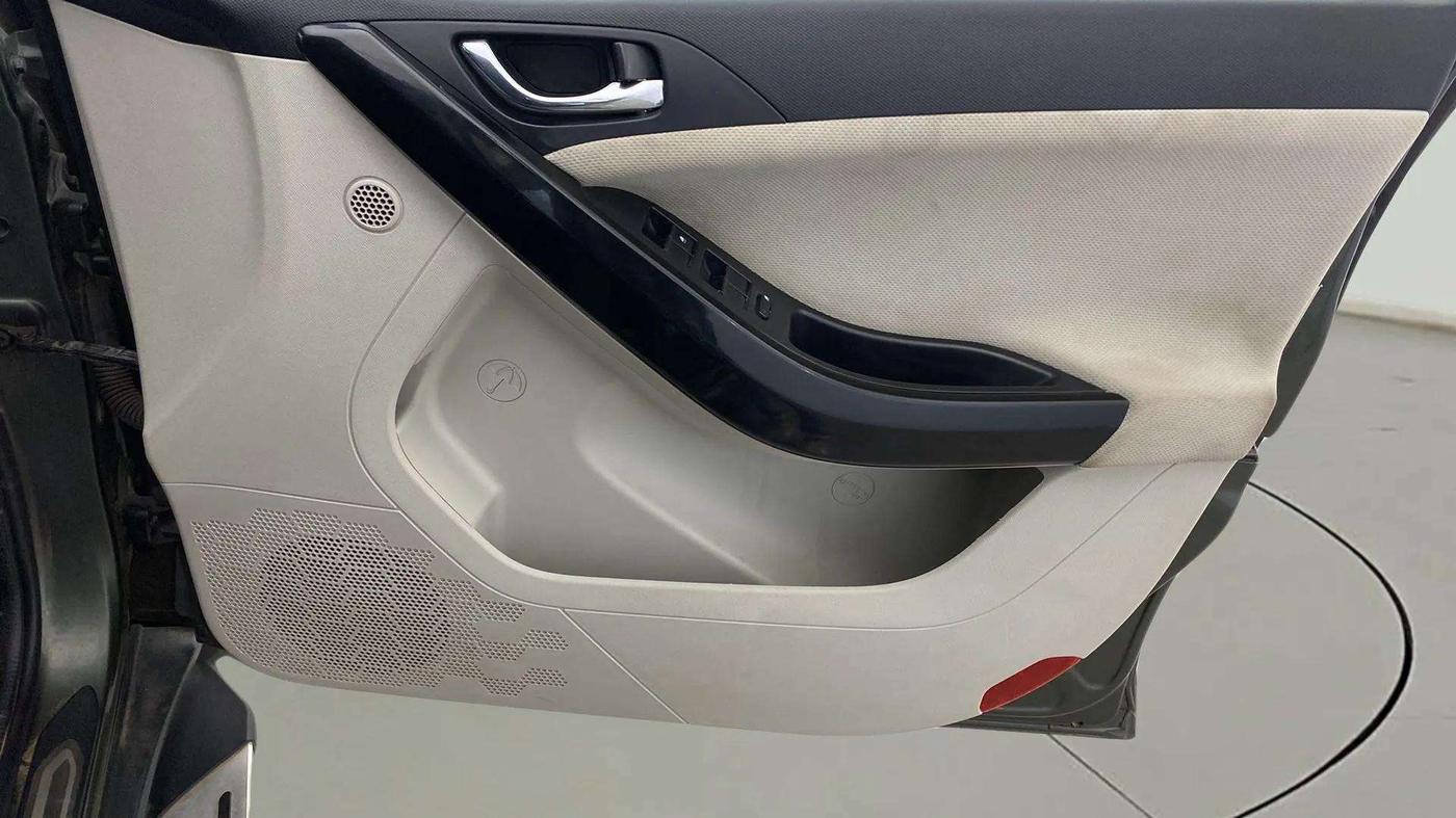 2021 Tata NEXON XZ PLUS (O) DIESEL, Diesel, Manual, 73,592 km, Driver Side Door Panels Control