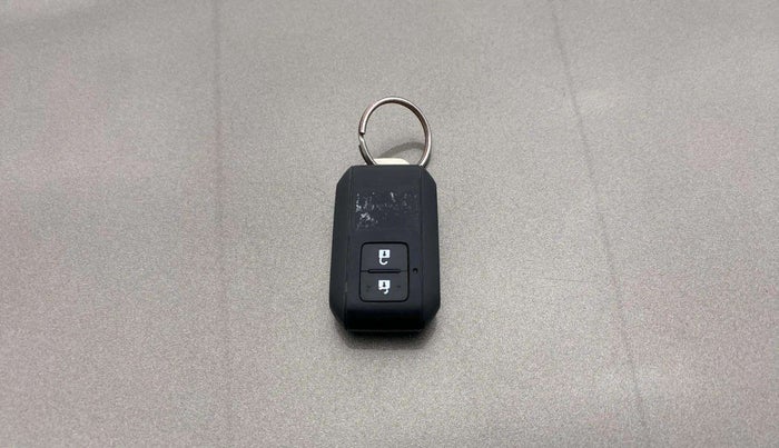 2020 Maruti Baleno ZETA PETROL 1.2, Petrol, Manual, 58,551 km, Key Close Up
