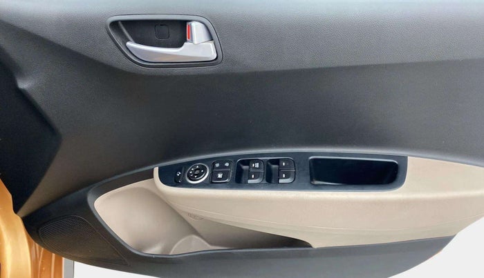 2017 Hyundai Grand i10 SPORTZ AT 1.2 KAPPA VTVT, Petrol, Automatic, 30,657 km, Right Side Front Door Cabin