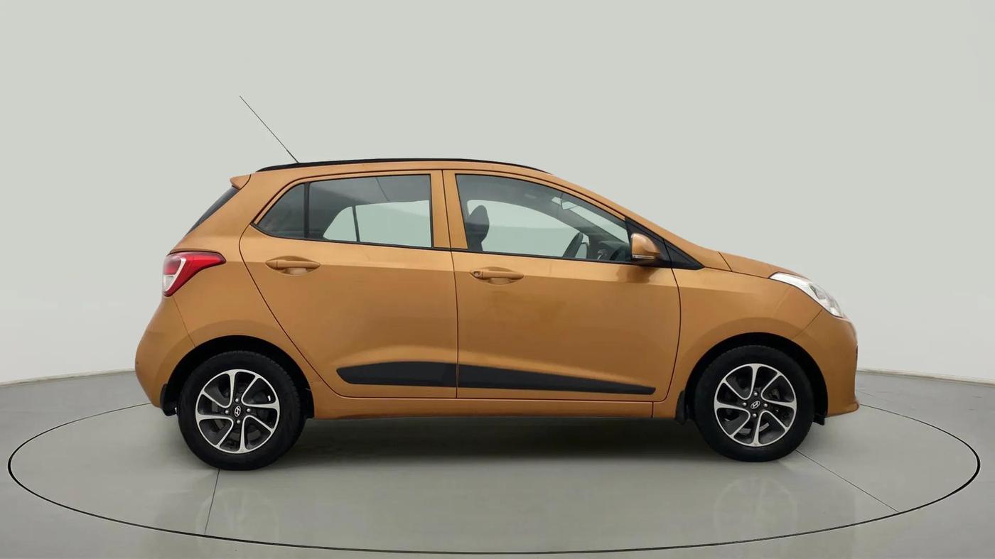 2017 Hyundai Grand i10 SPORTZ AT 1.2 KAPPA VTVT, Petrol, Automatic, 30,657 km, Right Side View