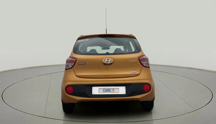 2017 Hyundai Grand i10 SPORTZ AT 1.2 KAPPA VTVT, Petrol, Automatic, 30,657 km, Back/Rear