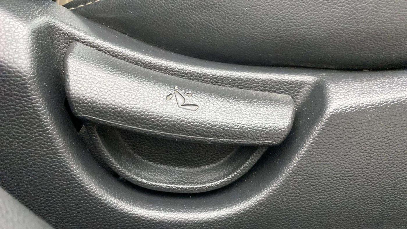 2017 Hyundai Grand i10 SPORTZ AT 1.2 KAPPA VTVT, Petrol, Automatic, 30,657 km, Driver Side Adjustment Panel