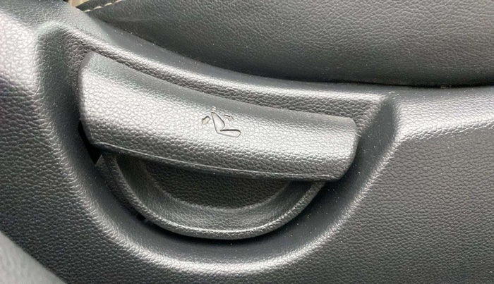 2017 Hyundai Grand i10 SPORTZ AT 1.2 KAPPA VTVT, Petrol, Automatic, 30,657 km, Driver Side Adjustment Panel