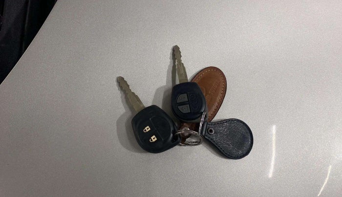2018 Maruti Dzire VXI AMT, Petrol, Automatic, 20,273 km, Key Close Up