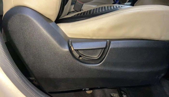 2019 Hyundai NEW SANTRO SPORTZ AMT, Petrol, Automatic, 27,485 km, Driver Side Adjustment Panel