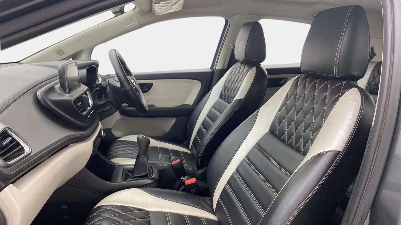 2023 Tata ALTROZ XM PLUS PETROL, Petrol, Manual, 43,303 km, Right Side Front Door Cabin