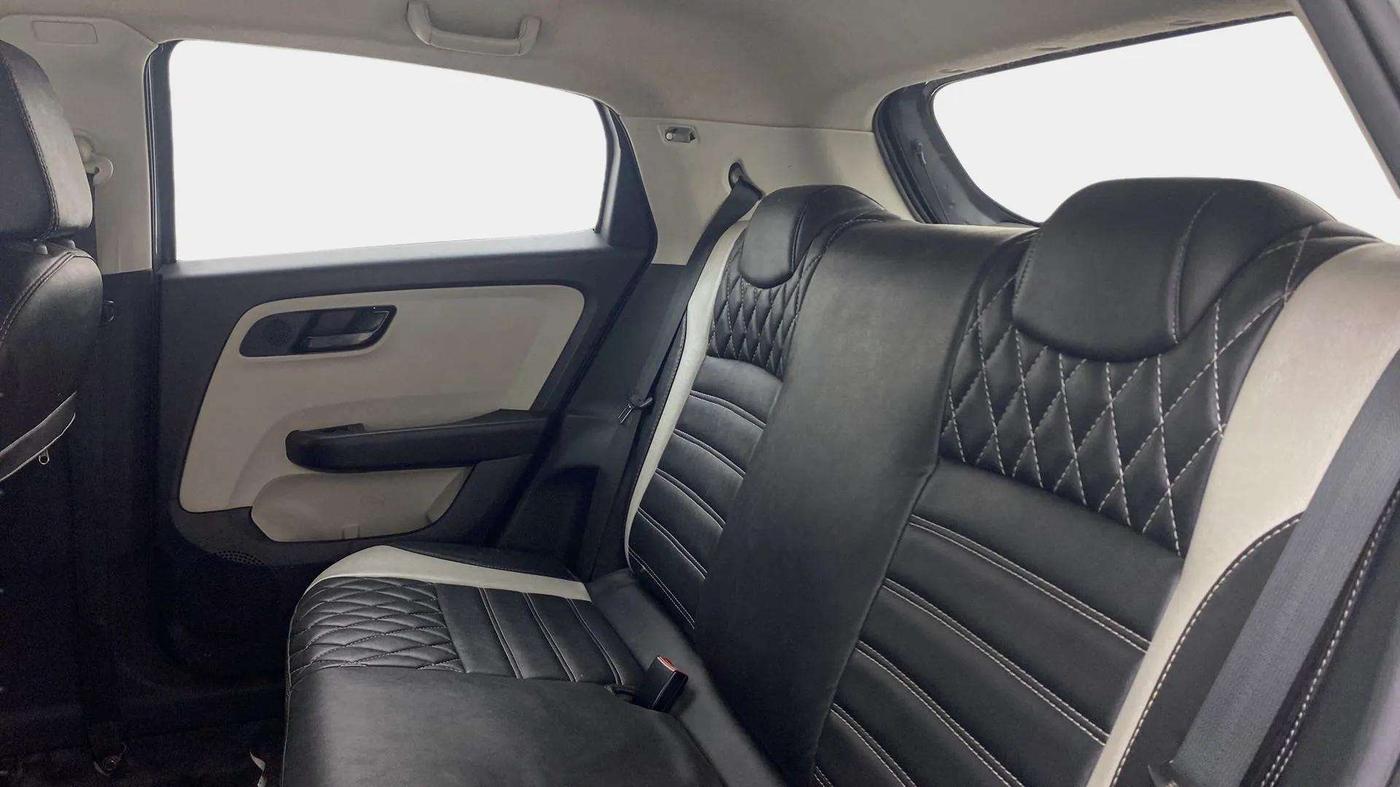 2023 Tata ALTROZ XM PLUS PETROL, Petrol, Manual, 43,303 km, Right Side Rear Door Cabin