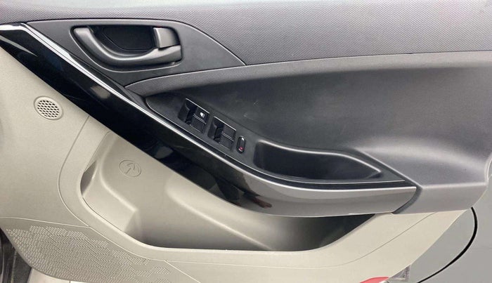 2019 Tata NEXON XMA PETROL, Petrol, Automatic, 34,549 km, Driver Side Door Panels Control