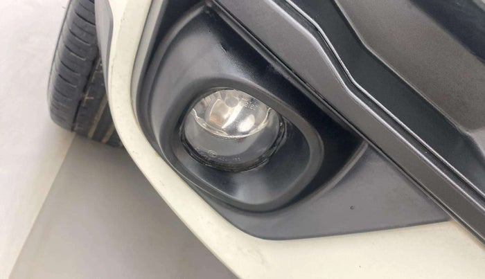 2019 Renault Duster RXS 1.5 PETROL MT, Petrol, Manual, 29,129 km, Right fog light - Fog light not working