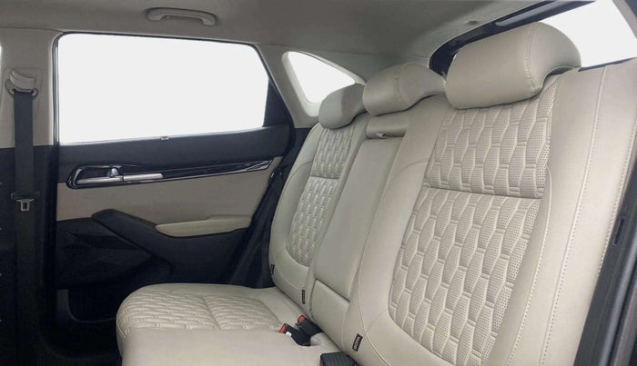 2020 KIA SELTOS HTX 1.5 PETROL, Petrol, Manual, 35,602 km, Right Side Rear Door Cabin