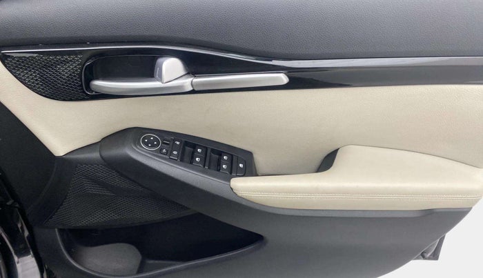 2020 KIA SELTOS HTX 1.5 PETROL, Petrol, Manual, 35,602 km, Driver Side Door Panels Control
