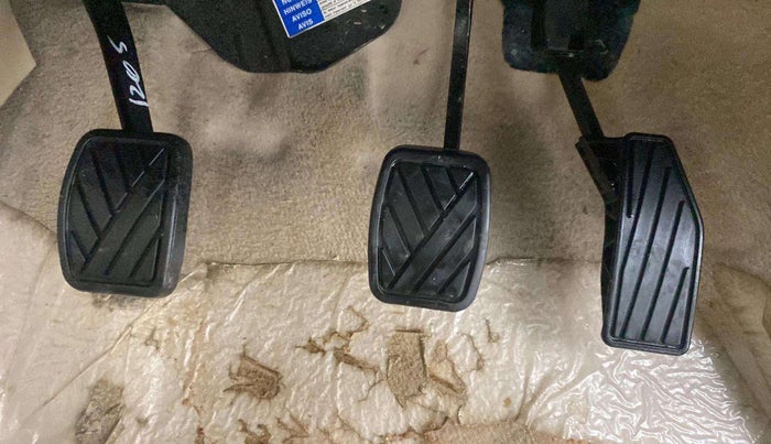 2018 Maruti Dzire VXI, Petrol, Manual, 27,762 km, Pedals