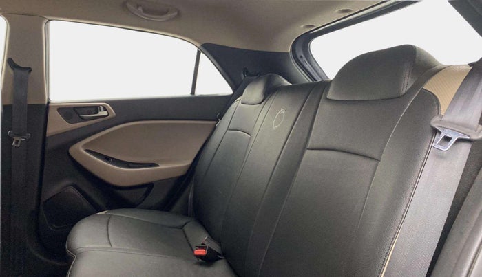2017 Hyundai Elite i20 ASTA 1.2, Petrol, Manual, 23,306 km, Right Side Rear Door Cabin