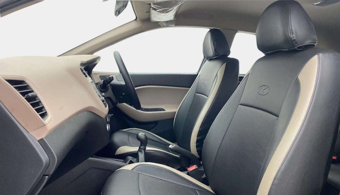 2017 Hyundai Elite i20 ASTA 1.2, Petrol, Manual, 23,306 km, Right Side Front Door Cabin