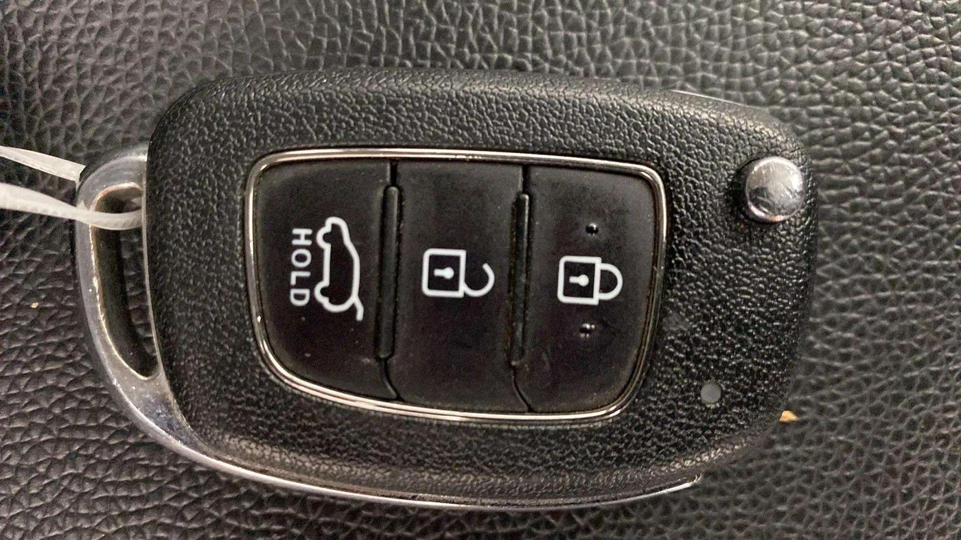 2017 Hyundai Elite i20 ASTA 1.2, Petrol, Manual, 23,306 km, Key Close Up