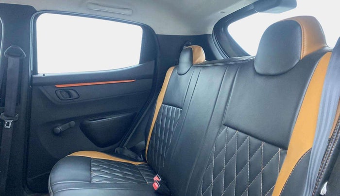 2018 Renault Kwid CLIMBER 1.0 AMT, Petrol, Automatic, 18,849 km, Right Side Rear Door Cabin