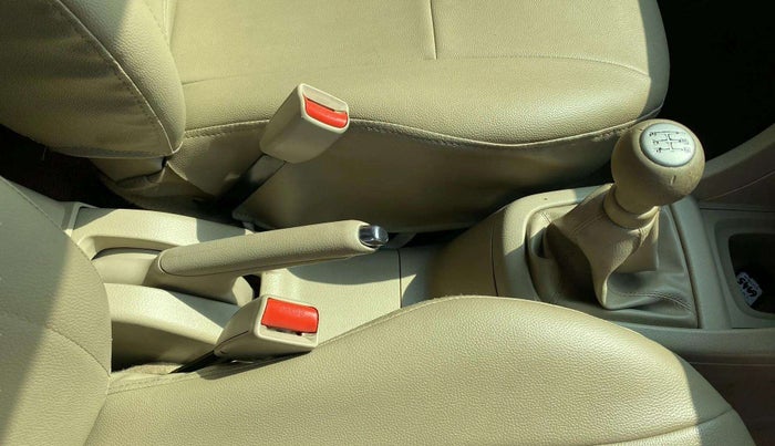 2016 Maruti Ertiga ZDI + SHVS, Diesel, Manual, 82,954 km, Gear Lever