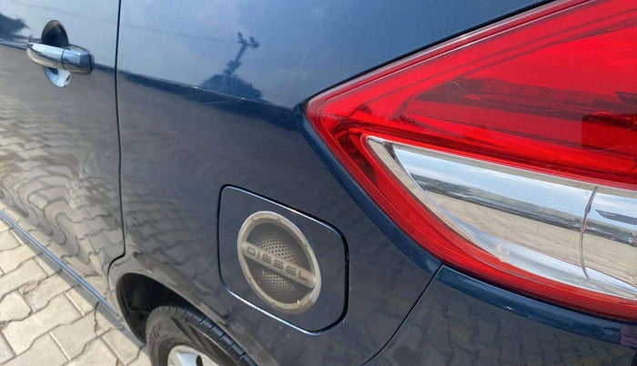2016 Maruti Ertiga ZDI + SHVS, Diesel, Manual, 82,954 km, Left quarter panel - Minor scratches