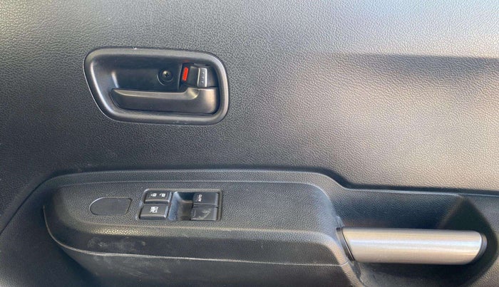 2022 Maruti IGNIS SIGMA 1.2, Petrol, Manual, 17,162 km, Driver Side Door Panels Control