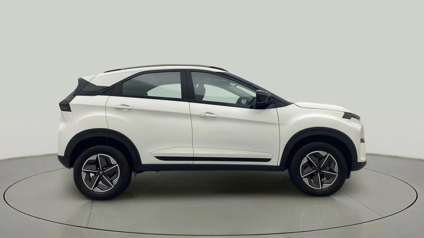 2024 Tata NEXON CREATIVE + SUNROOF 1.2 PETROL, Petrol, Manual, 17,994 km, Right Side View