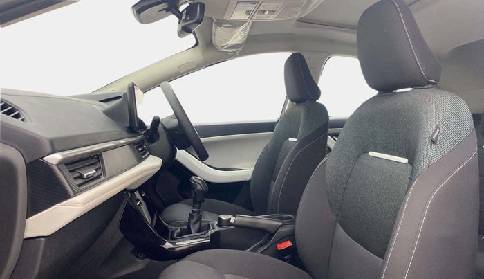 2024 Tata NEXON CREATIVE + SUNROOF 1.2 PETROL, Petrol, Manual, 17,994 km, Right Side Front Door Cabin