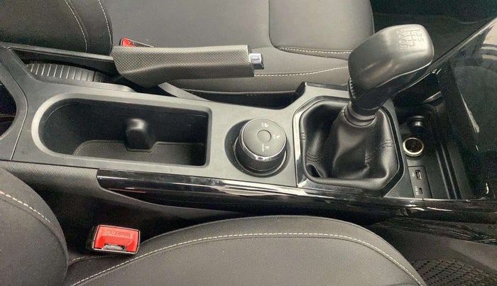2024 Tata NEXON CREATIVE + SUNROOF 1.2 PETROL, Petrol, Manual, 17,994 km, Gear Lever