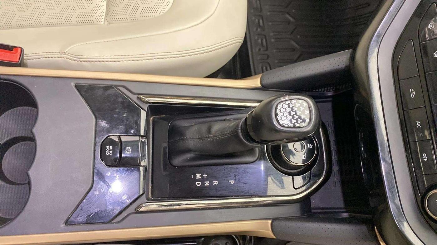 2022 Tata Harrier XZA PLUS JET 2.0L, Diesel, Automatic, 20,234 km, Gear Lever