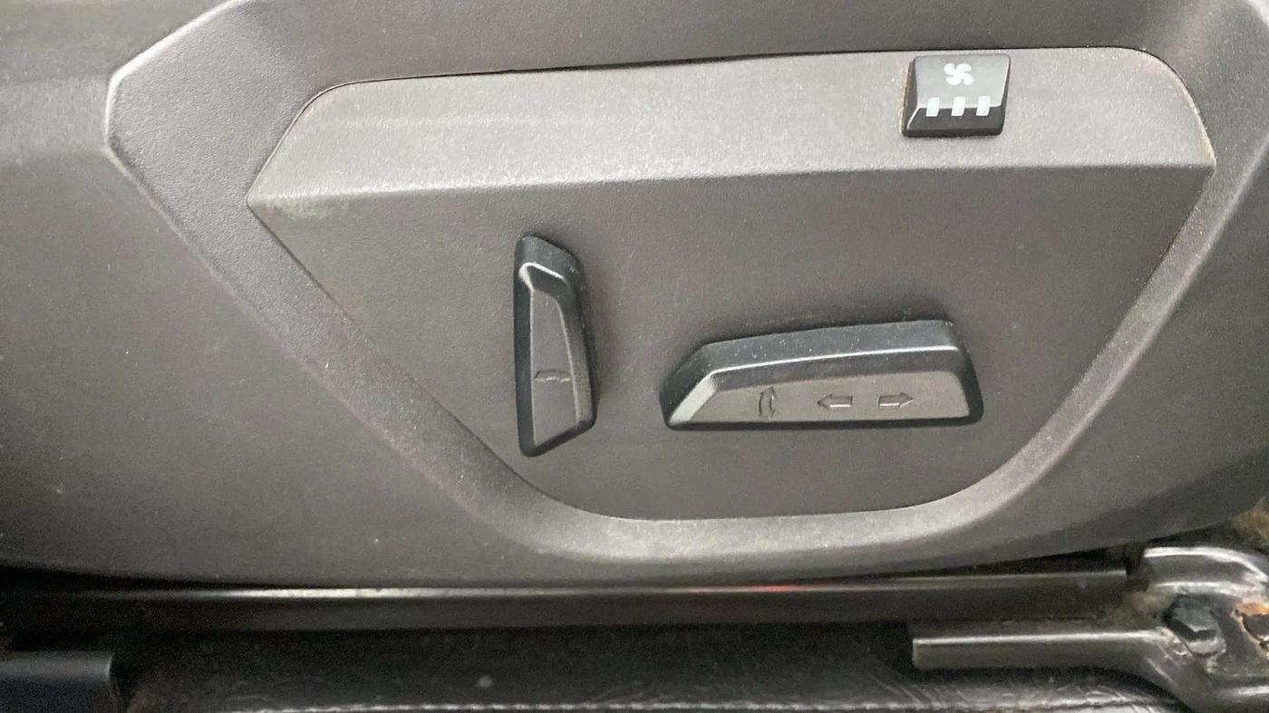 2022 Tata Harrier XZA PLUS JET 2.0L, Diesel, Automatic, 20,234 km, Driver Side Adjustment Panel