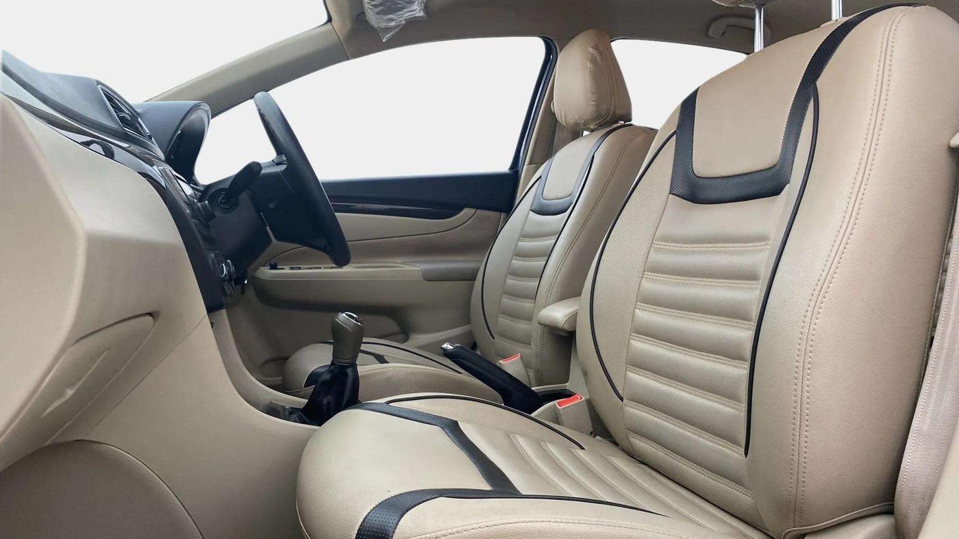 2017 Maruti Ciaz SIGMA 1.4 MT PETROL, Petrol, Manual, 28,472 km, Right Side Front Door Cabin