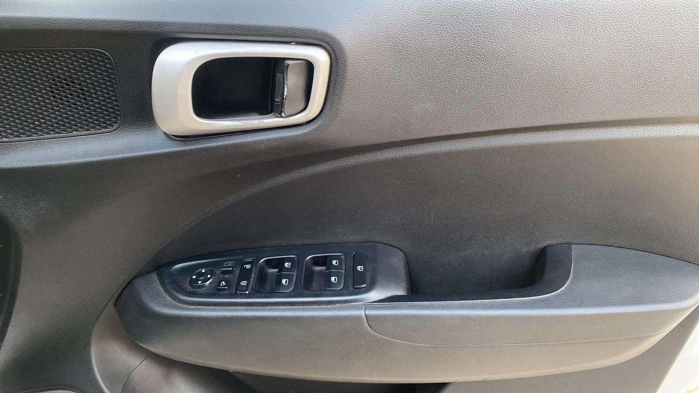 2020 Hyundai VENUE SX 1.0 TURBO IMT, Petrol, Manual, 82,278 km, Driver Side Door Panels Control