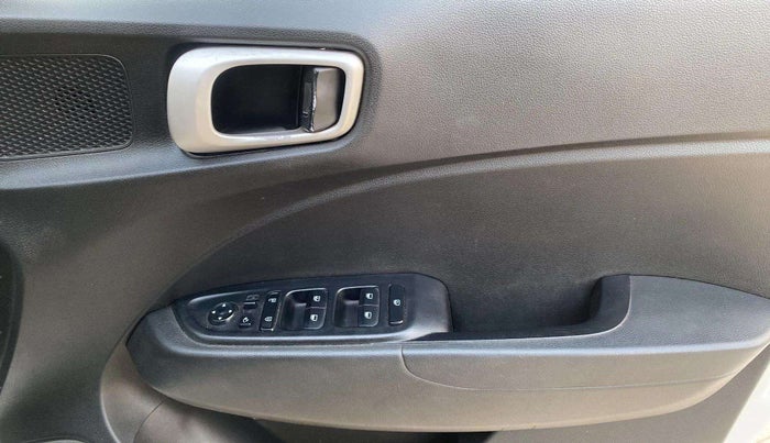 2020 Hyundai VENUE SX 1.0 TURBO IMT, Petrol, Manual, 82,278 km, Driver Side Door Panels Control