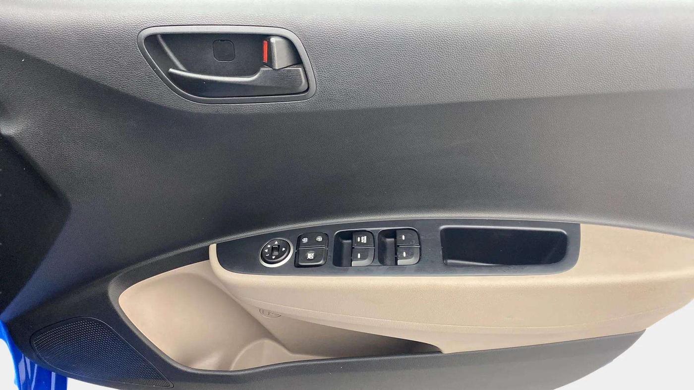 2018 Hyundai Grand i10 MAGNA 1.2 KAPPA VTVT, Petrol, Manual, 15,564 km, Driver Side Door Panels Control