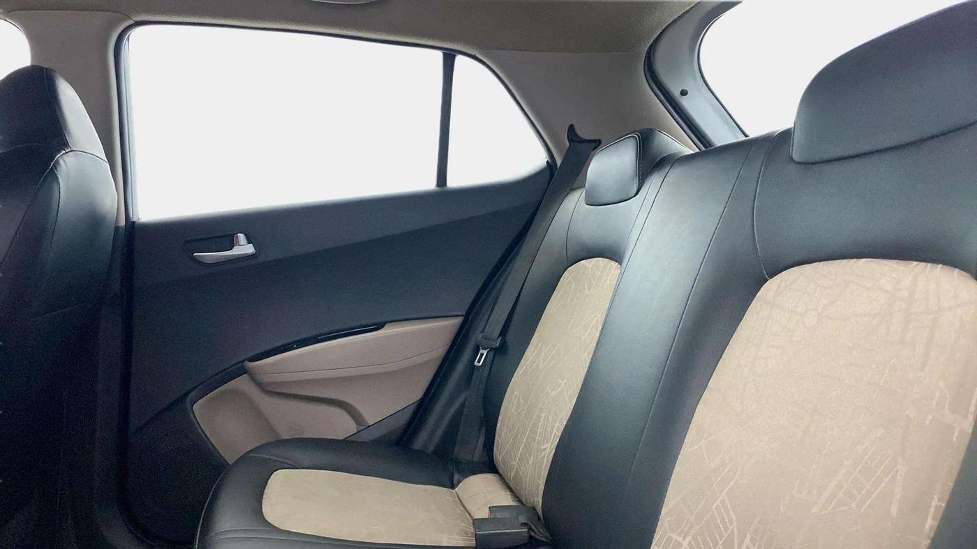 2018 Hyundai Grand i10 SPORTZ 1.2 KAPPA VTVT, Petrol, Manual, 86,900 km, Right Side Rear Door Cabin