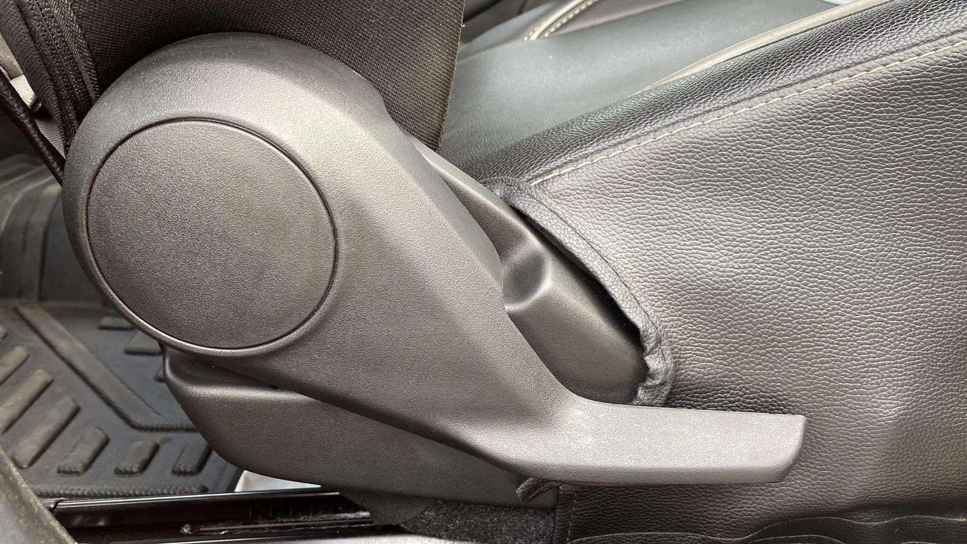 2024 Maruti Swift VXi, Petrol, Manual, 3,654 km, Driver Side Adjustment Panel