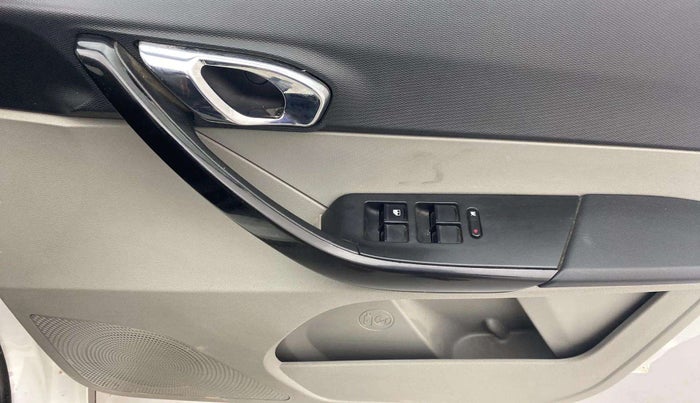 2018 Tata Tiago XZA PETROL, Petrol, Automatic, 17,486 km, Driver Side Door Panels Control
