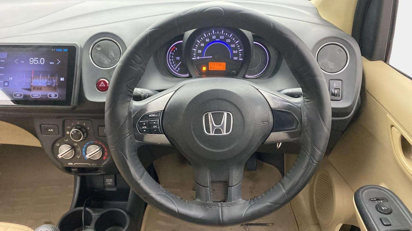 2015 Honda Brio S MT, Petrol, Manual, 75,180 km, Steering Wheel Close Up