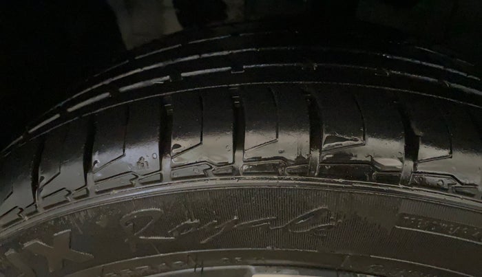 2023 Hyundai ALCAZAR PLATINUM 1.5 TURBO PETROL MT 7STR, Petrol, Manual, 2,045 km, Left Front Tyre Tread