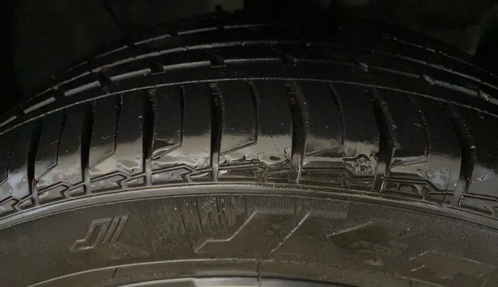 2023 Hyundai ALCAZAR PLATINUM 1.5 TURBO PETROL MT 7STR, Petrol, Manual, 2,045 km, Right Front Tyre Tread